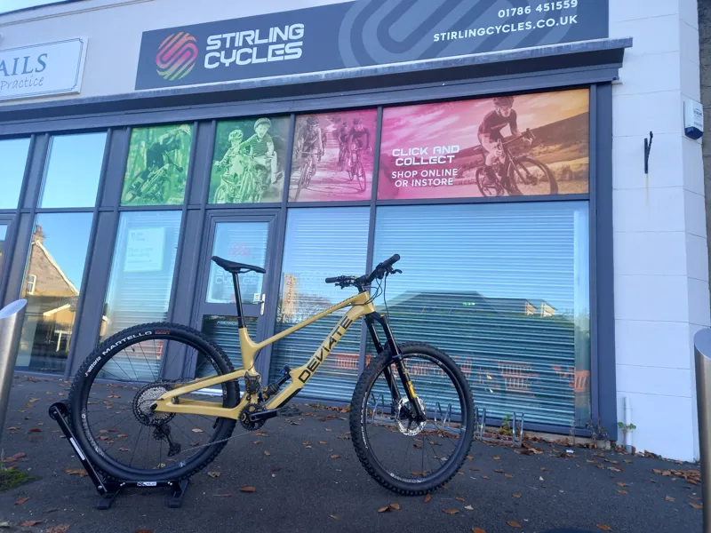Deviate Highlander II Carbon Full sus Enduro MTB Demo In Large