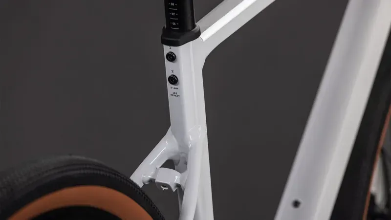 Cube Nuroad EX Gravel Bike in Cotton/Grey 2026-3