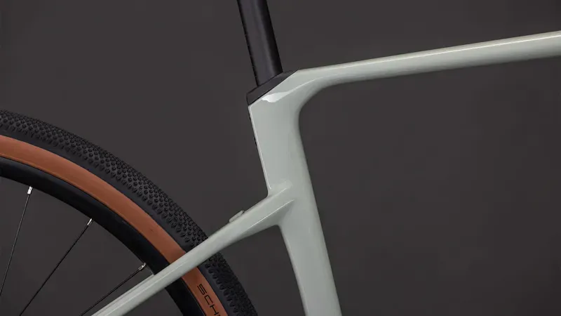 Cube Nuroad Hybrid C:62 Race 400x E-Gravel Bike in Reed Beige/Black-5