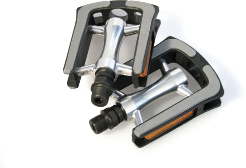 Mpart Commute alloy/plastic pedals - 9/16 inches - Kraton grip patches