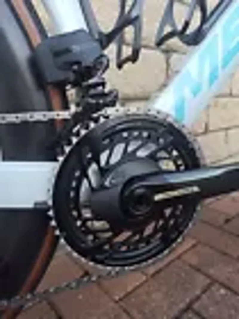 Ex Demo Reacto 9000 in White/Teal-4