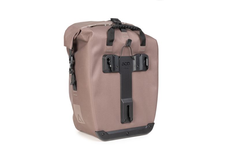 Acid Pure 20/2 Cilink Pannier Bag in Cedar-1